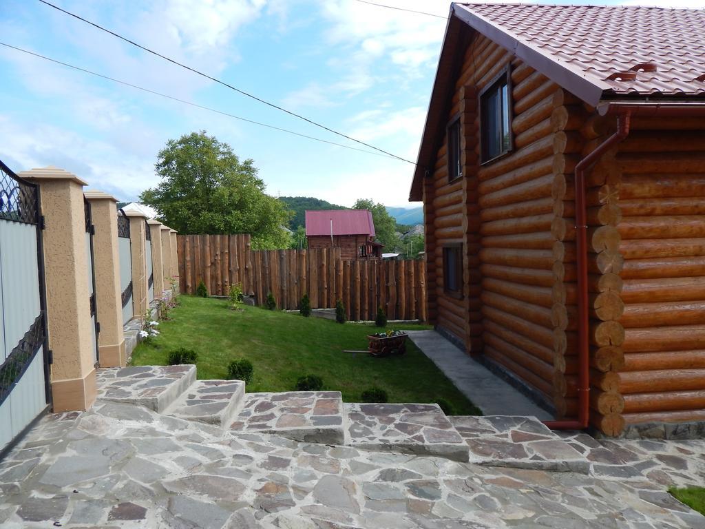 Smerekovyi Dvir Polyana  Bagian luar foto